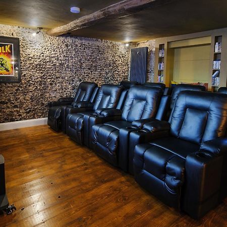 Huge Deluxe 600 Year Old Essex Manor, Hot Tub, Cinema Room, Sky Tv Saffron Walden Bagian luar foto