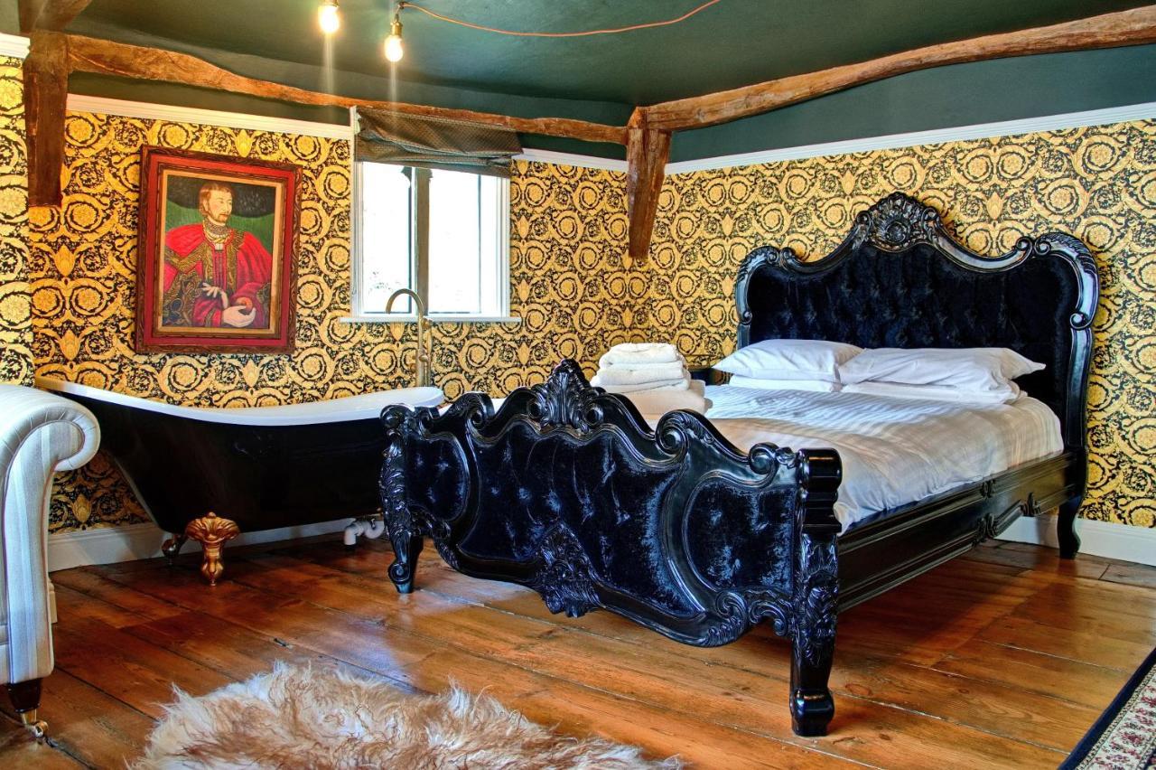 Huge Deluxe 600 Year Old Essex Manor, Hot Tub, Cinema Room, Sky Tv Saffron Walden Bagian luar foto