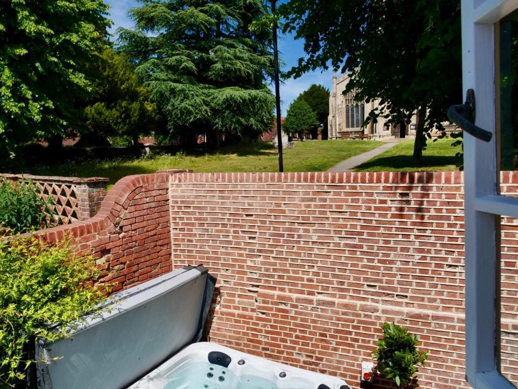 Huge Deluxe 600 Year Old Essex Manor, Hot Tub, Cinema Room, Sky Tv Saffron Walden Bagian luar foto