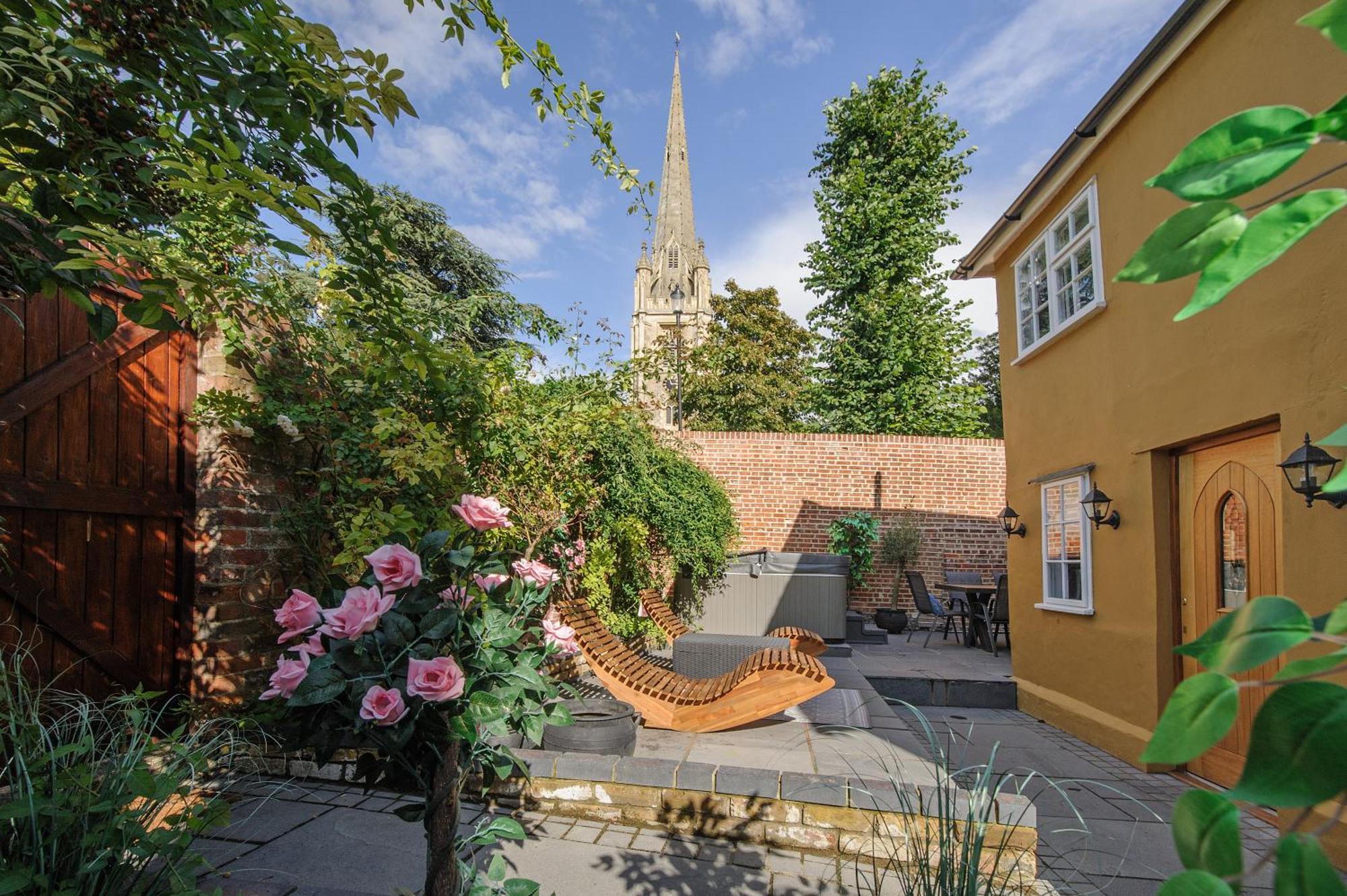 Huge Deluxe 600 Year Old Essex Manor, Hot Tub, Cinema Room, Sky Tv Saffron Walden Bagian luar foto