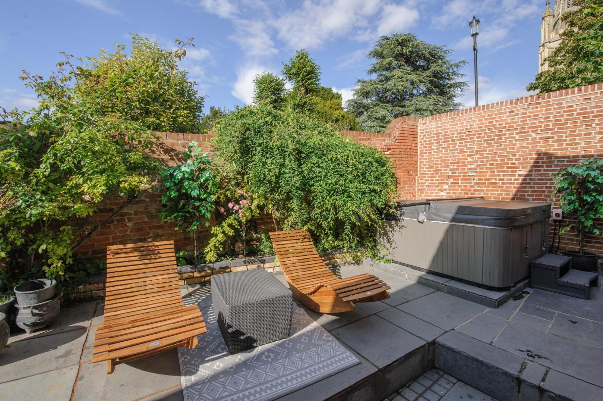 Huge Deluxe 600 Year Old Essex Manor, Hot Tub, Cinema Room, Sky Tv Saffron Walden Bagian luar foto