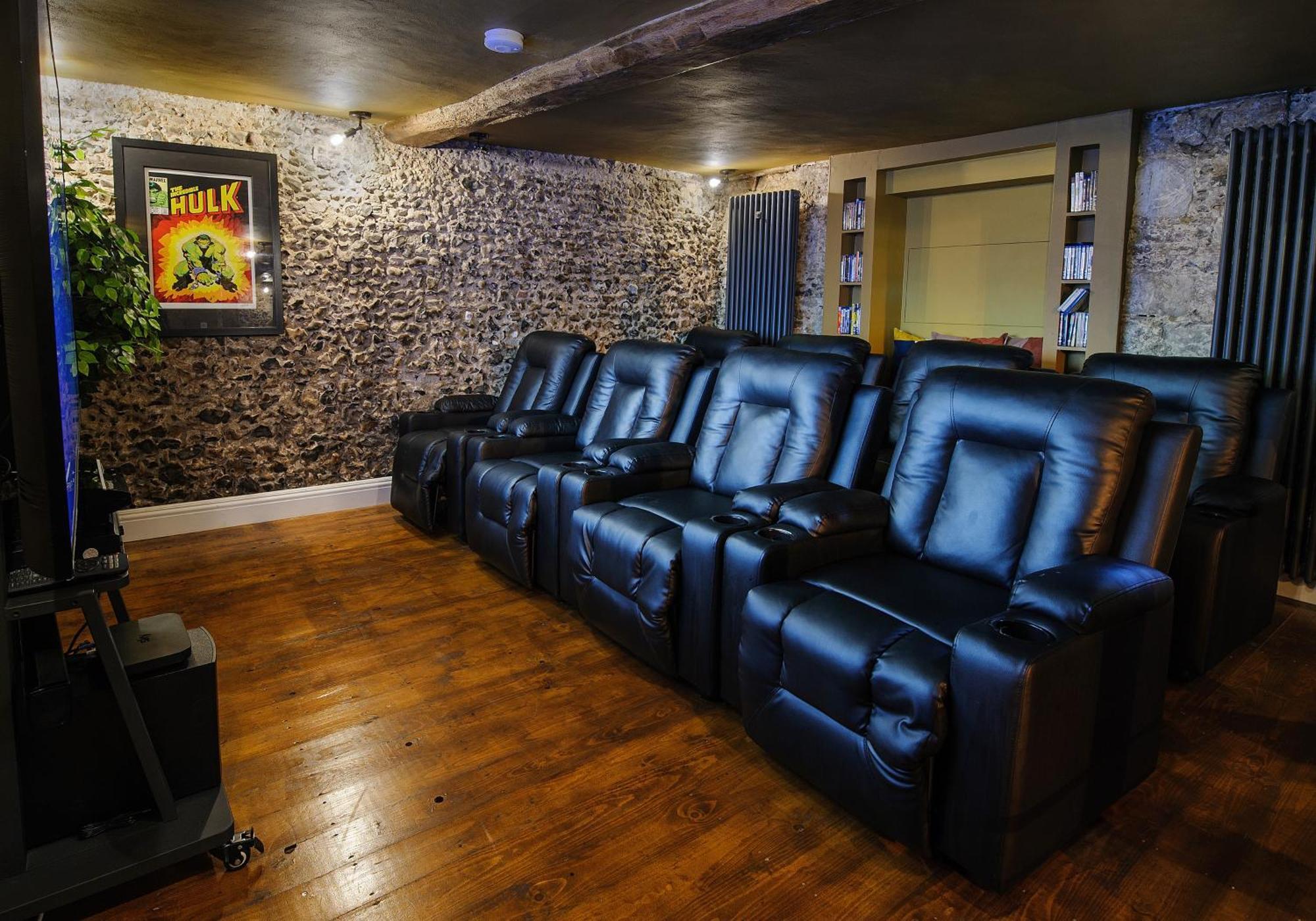 Huge Deluxe 600 Year Old Essex Manor, Hot Tub, Cinema Room, Sky Tv Saffron Walden Bagian luar foto